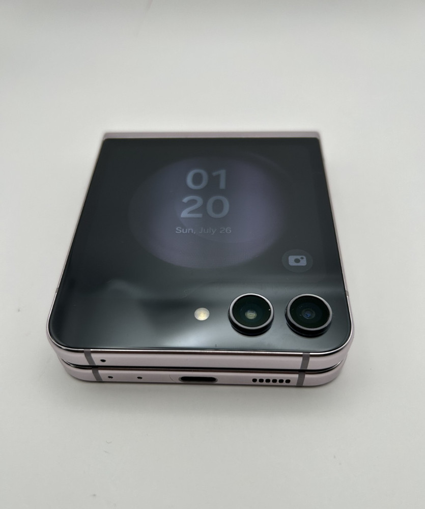 Samsung Galaxy Z FLIP 5 -5G 512GB SM-F731U1 – FACTORY UNLOCKED – See Pictures