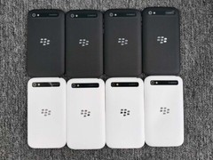 BlackBerry Classic Q20 16GB GSM (Unlocked) 4G LTE Keyboard Smartphone