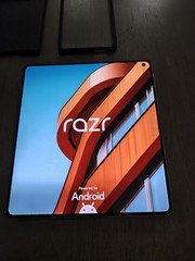 Motorola RAZR FOLD 2026 PANTONE Lily White 512GB with MotoPen Ultra