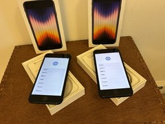 2 Apple iPhone SE 2nd Gen 64GB Black Unlocked Boxes Cases 84% 85% Battery w/misc