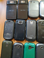 Lot of 20 Hybrid model Samsung for parts