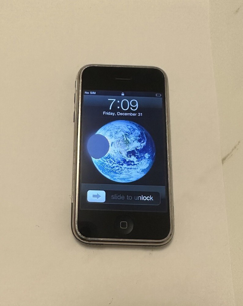 Apple iPhone 1st Generation – 8GB – Black (AT&T) A1203 (GSM) C91