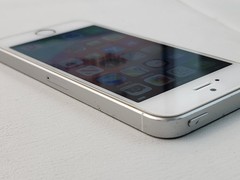 Apple iPhone SE A1662 16GB Wi-Fi+Cellular – White/Silver NLLX2LL/A *No AC/SIM*