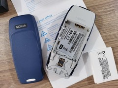 Nokia 3310 – (Unlocked) 2G – 16 MB – Blue – Rare Cellphone -For collectors