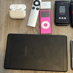 Lot Of Mixed Smartphones Tablets Apple iPhone iPad Samsung Motorola LG UNTESTED