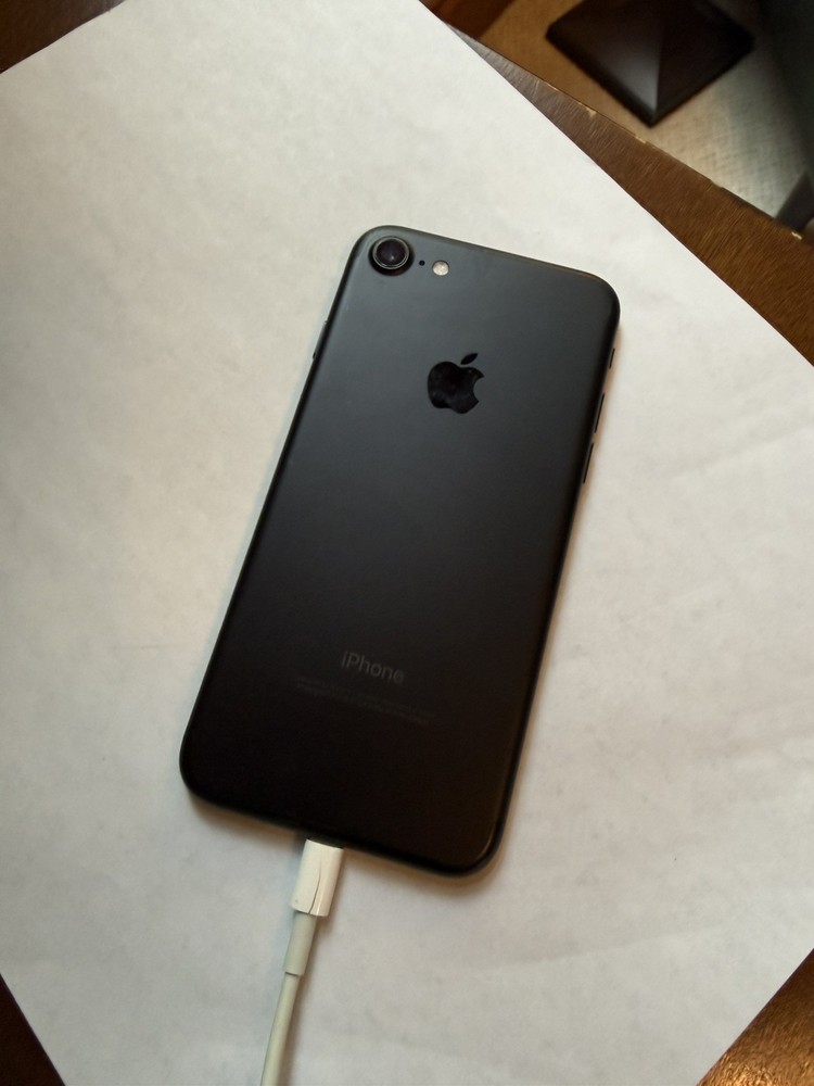 APPLE IPHONE 7 (MNAJ2LL/A) – 128 GB – UNLOCKED – EXCELLENT CONDITION