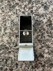 Sony Ericsson W350 – 14 MB – Graphic white (Unlocked)