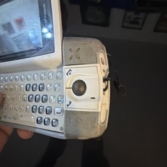 T-Mobile Sharp Sidekick iD PV150 Slider Cell Phone White Not Tested for parts