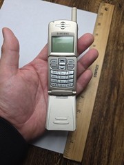 Samsung SGH-N105 – Gold and Gray ( VoiceStream ) Very Rare GSM Phone – Untested