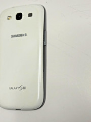 Samsung Galaxy S3 III Phone Powers ON PARTS ONLY