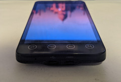 HTC Evo 4G (1GB) – Black (Sprint) SEE BELOW