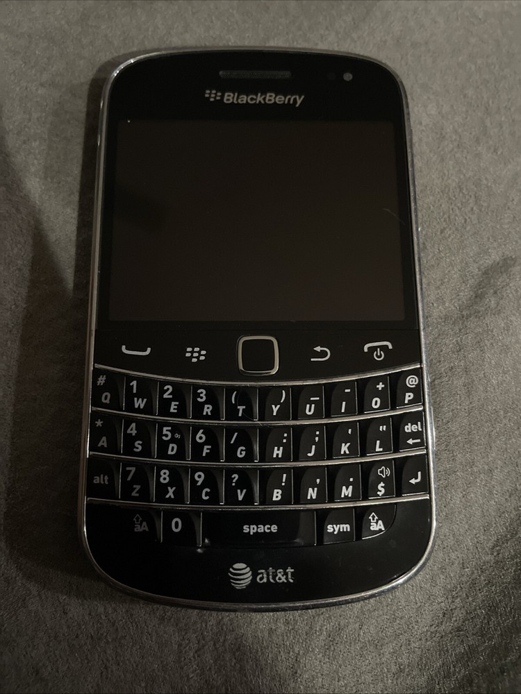 BlackBerry Bold 9900 – 8GB – Black Don’t Know If It Is Unlock “READ”