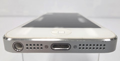 Apple iPhone 5| 4″| 640 x 1136px| A6| iOS 10.3.4| Black/Slate| White/Silver