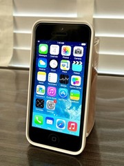 Apple iPhone 5c – 16 GB – White (Unlocked) iOS 7.1.1 RARE