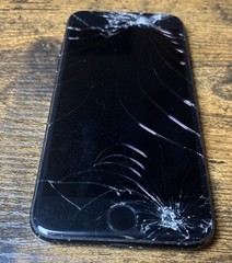 Apple iPhone 7 – 32GB – Jet Black A1660 Works – Screen Cracked See Description