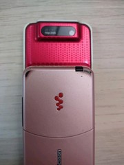 Sony Ericson Walkman W580i Metro Pink
