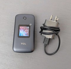 TCL Flip Pro 4056S Verizon 4G LTE Flip Phone 4GB MicroSD 2MP Blue