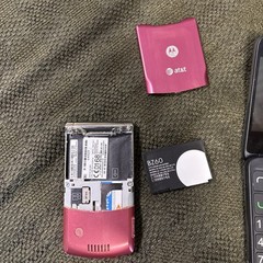 MOTOROLA RAZR-RAZOR Pink & Alcatel Flip Phones Both AT&T