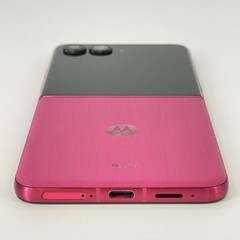 Motorola Razr Ultra (2025) Pink 1TB Unlocked – Good Condition