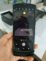 Motorola Moto Razr (2019) 128GB ( Factory Unlocked) – Noir Black ESIM