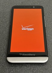 UNLOCKED Verizon BlackBerry Z30 16gb Global GSM 2G/3G NFC WiFi RFX101LW STA100-3
