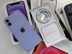 Apple iPhone 12 – (Unlocked) 64GB/128GB/256GB 6.1″ – All colors – Smartphone