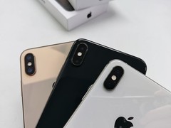 Apple iPhone XS Max – 64 / 256 GB – (Unlocked) Smart phone very good condition