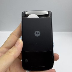Original Motorola RAZR2 V9 2.2″ 2MP Bluetooth MP3 Flip Unlocked 3G Phone