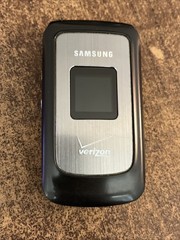 Samsung Haven Flip Cell Phone Model SCH-U320 (Verizon) With Dock And Charger