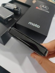 Motorola Moto Razr (2019) 128GB ( Factory Unlocked) – Noir Black ESIM