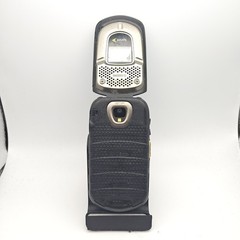 Kyocera DuraXT E4277 Cellular Flip Phone (Sprint) – Black – ASIS #3357