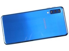 Samsung Galaxy A7 (2018) A750F Unlocked 24MP 6.0” 64GB Dual SIM 4G Smartphone
