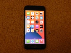 Apple iPhone 8 64GB Battery 94% Black Small scratches – Good
