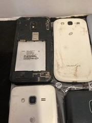 324-lot Of 5 various Samsung Cell Phones All For Parts Damaged Screens Untested