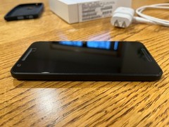 LG Nexus 5X H790 – 32GB – Carbon (Unlocked) Smartphone – Original Box Bundle