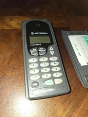 Motorola Profile 300 CellSTAR Cell Phone with Ni Cd Battery and Antenna