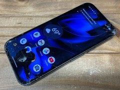 Google Pixel 9a – 128 GB – Obsidian (Verizon + Unlocked) Works – Cracked Screen
