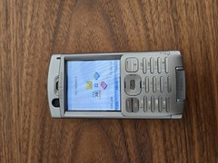 Sony Ericsson P990i 32MB Silver, Collector’s Item, Factory Unlocked 3G SIMFree.