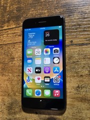 Apple iPhone 8 – 64GB – Space Gray (Unlocked) Battery 88%