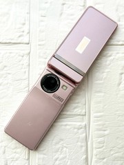 SHARP SH-03A NTT docomo Japanese Flip phone Pink Garakei Keitai kawaii Retro