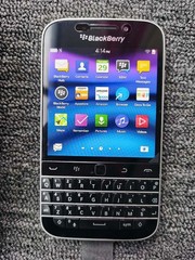 BlackBerry Classic Q20 (SQC100-2) 16GB Unlocked GSM 4G LTE Keyboard Smart phone