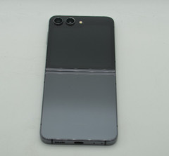 Samsung Galaxy Z Flip5 – 256 GB – Graphite (Unlocked) Smartphone