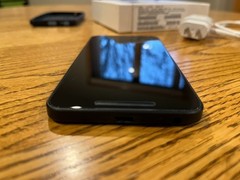 LG Nexus 5X H790 – 32GB – Carbon (Unlocked) Smartphone – Original Box Bundle