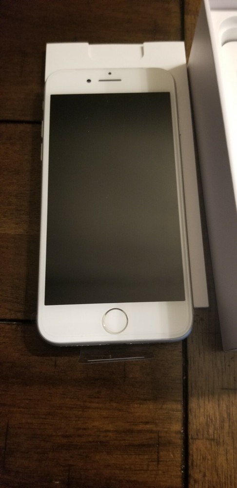 Apple iPhone 8 – 64GB – Silver (Verizon) A1863 (CDMA + GSM)
