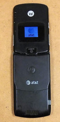 Motorola RAZR / Razor V3 – Black and Silver ( AT&T ) Cellular Flip Phone