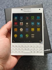 BlackBerry Passport Q30 (SQW100-1) 32GB+3GB 4G Unlocked Smartphone-Three colors