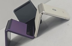Motorola Razr 40 5G 8+256GB XT2323-1 GSM Unlocked International Ver, 2 Colors