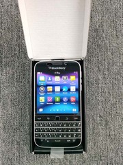 BlackBerry Classic Q20 16GB GSM (Unlocked) 4G LTE Keyboard Smartphone
