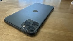 Apple Unlocked iPhone 11 Pro Max A2161 – 64GB Gray – Cracked Good LCD