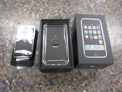 Apple 1st Generation iPhone 2G 8GB MA712LL/A A1203 in box – Mint Condition